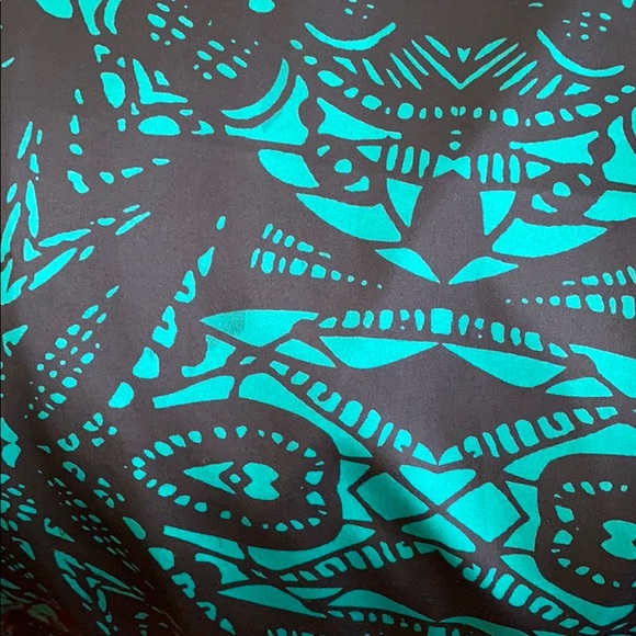 Express Short-sleeve Blouse - Green/Black - Picture 4 of 4